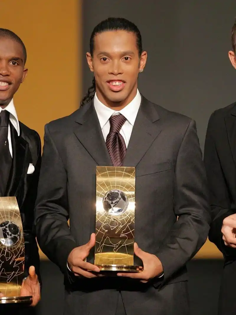 萨沃纳因肌肉不适缺席本轮意甲，为尤文本赛季第25人次伤病.