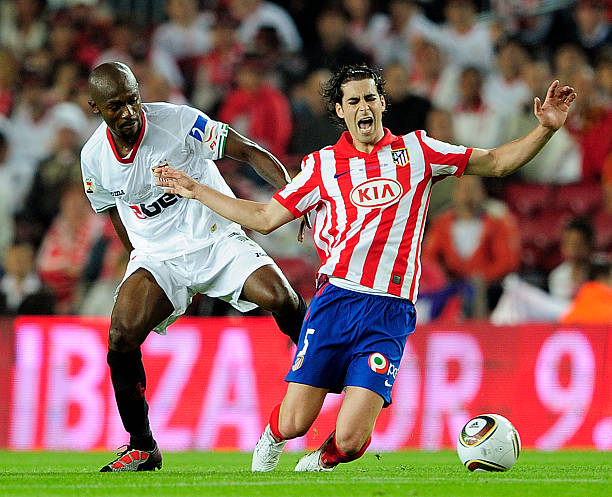 提供经济援 提供经济援